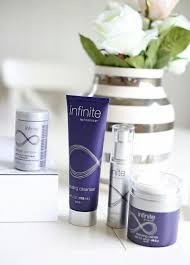 FOREVER INFINITE HYDRATING CLEANSER (118 ML)